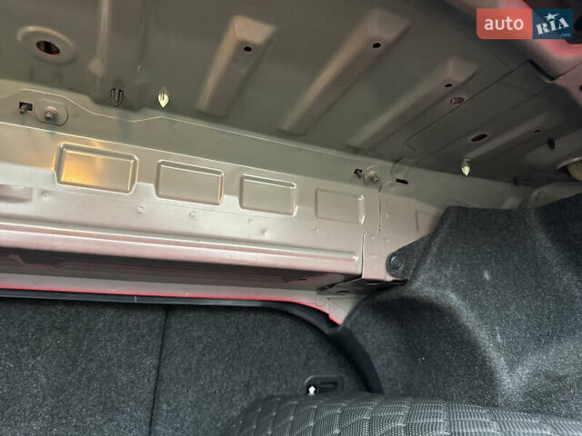 Красный Мазда 3, объемом двигателя 2 л и пробегом 205 тыс. км за 5400 $, фото 63 на Automoto.ua