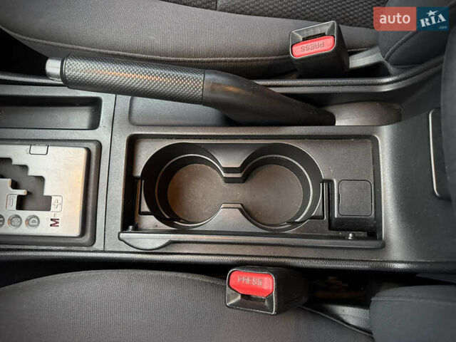 Красный Мазда 3, объемом двигателя 2 л и пробегом 205 тыс. км за 5400 $, фото 48 на Automoto.ua