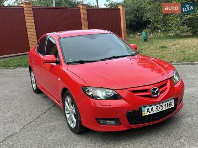 Красный Мазда 3, объемом двигателя 2 л и пробегом 300 тыс. км за 3900 $, фото 2 на Automoto.ua