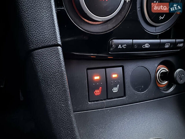 Красный Мазда 3, объемом двигателя 2 л и пробегом 205 тыс. км за 5400 $, фото 38 на Automoto.ua