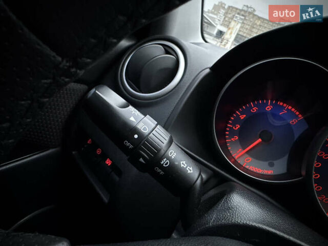 Красный Мазда 3, объемом двигателя 2 л и пробегом 205 тыс. км за 5400 $, фото 43 на Automoto.ua