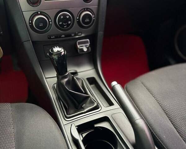 Червоний Мазда 3, об'ємом двигуна 1.6 л та пробігом 218 тис. км за 6000 $, фото 10 на Automoto.ua