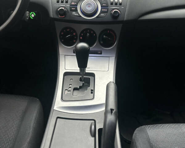 Красный Мазда 3, объемом двигателя 2 л и пробегом 199 тыс. км за 6800 $, фото 20 на Automoto.ua