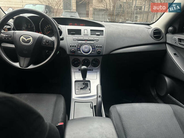 Красный Мазда 3, объемом двигателя 2 л и пробегом 199 тыс. км за 6800 $, фото 21 на Automoto.ua