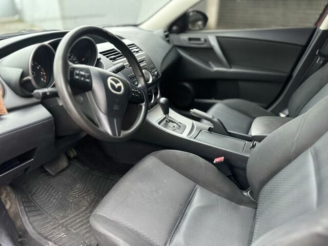 Красный Мазда 3, объемом двигателя 2 л и пробегом 199 тыс. км за 6800 $, фото 9 на Automoto.ua