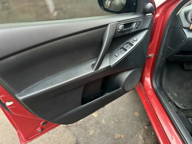 Красный Мазда 3, объемом двигателя 2 л и пробегом 199 тыс. км за 6800 $, фото 10 на Automoto.ua