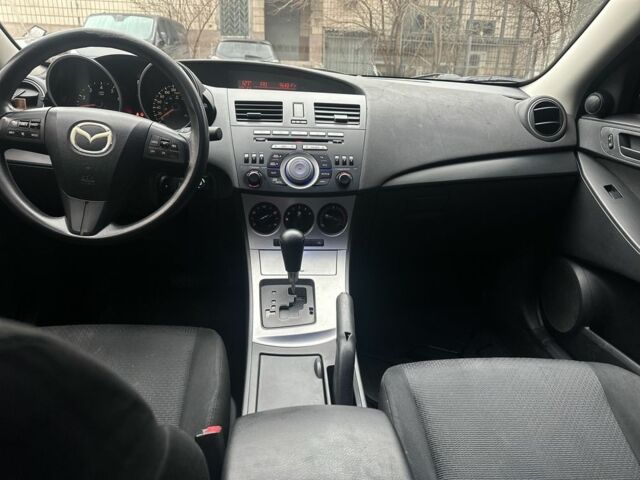 Красный Мазда 3, объемом двигателя 2 л и пробегом 199 тыс. км за 6800 $, фото 17 на Automoto.ua