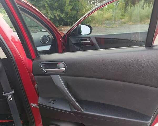 Червоний Мазда 3, об'ємом двигуна 2 л та пробігом 161 тис. км за 6600 $, фото 12 на Automoto.ua