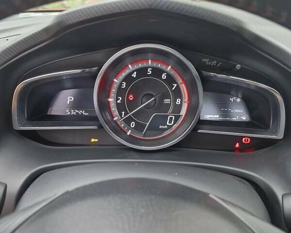 Красный Мазда 3, объемом двигателя 1.5 л и пробегом 53 тыс. км за 12500 $, фото 5 на Automoto.ua