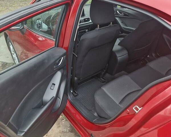 Красный Мазда 3, объемом двигателя 1.5 л и пробегом 53 тыс. км за 12500 $, фото 9 на Automoto.ua