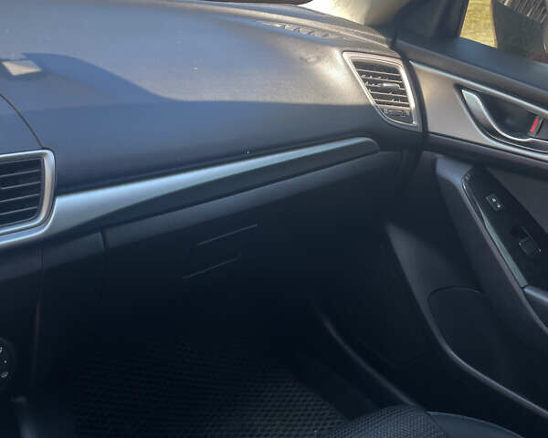 Червоний Мазда 3, об'ємом двигуна 2 л та пробігом 155 тис. км за 11000 $, фото 11 на Automoto.ua