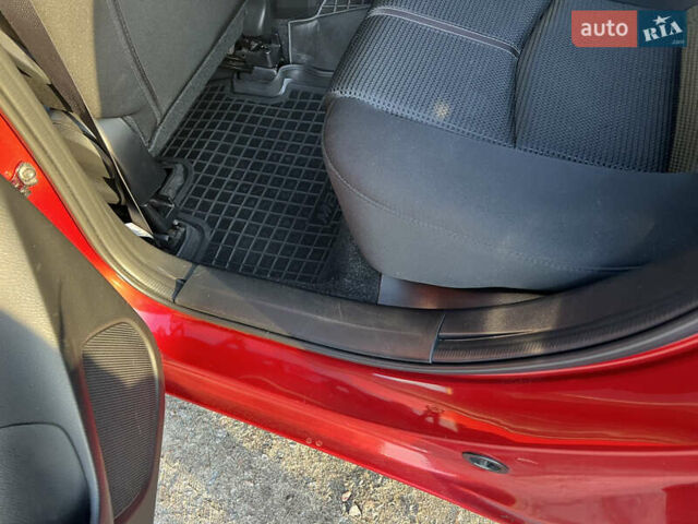 Червоний Мазда 3, об'ємом двигуна 1.5 л та пробігом 105 тис. км за 16300 $, фото 23 на Automoto.ua