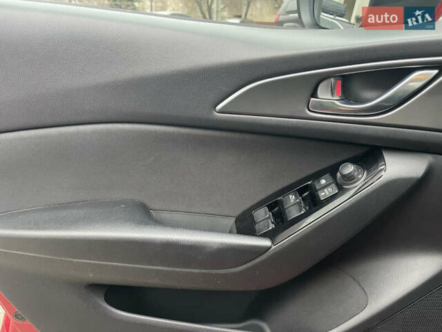 Красный Мазда 3, объемом двигателя 1.5 л и пробегом 125 тыс. км за 13600 $, фото 13 на Automoto.ua