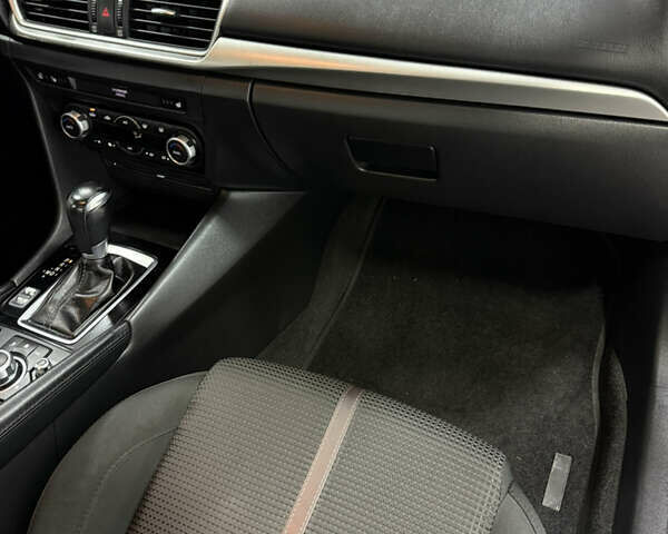 Червоний Мазда 3, об'ємом двигуна 1.5 л та пробігом 78 тис. км за 14600 $, фото 22 на Automoto.ua