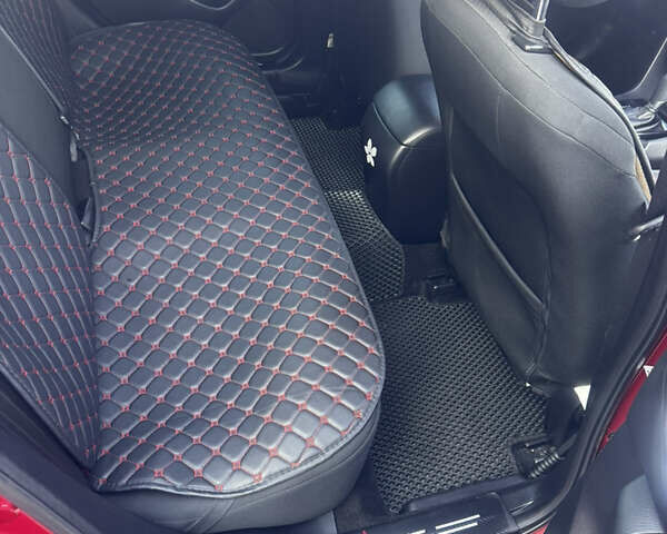 Красный Мазда 3, объемом двигателя 2 л и пробегом 123 тыс. км за 12000 $, фото 10 на Automoto.ua