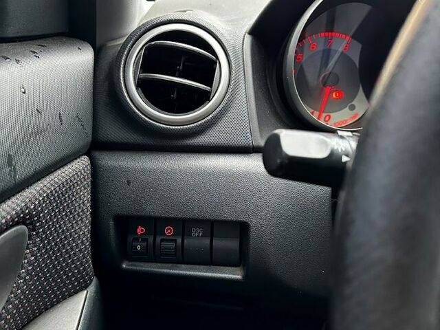 Мазда 3, об'ємом двигуна 1.6 л та пробігом 190 тис. км за 5500 $, фото 2 на Automoto.ua