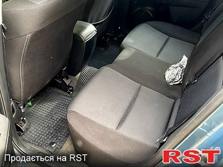 Мазда 3, об'ємом двигуна 1.6 л та пробігом 161 тис. км за 9000 $, фото 4 на Automoto.ua