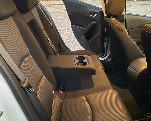 Мазда 3, объемом двигателя 1.5 л и пробегом 148 тыс. км за 11300 $, фото 17 на Automoto.ua