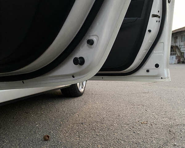 Мазда 3, объемом двигателя 1.5 л и пробегом 148 тыс. км за 11300 $, фото 8 на Automoto.ua