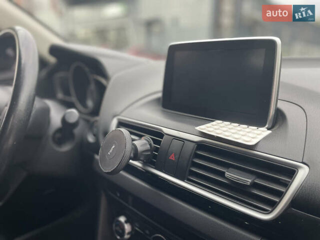 Мазда 3, объемом двигателя 2 л и пробегом 136 тыс. км за 10600 $, фото 12 на Automoto.ua