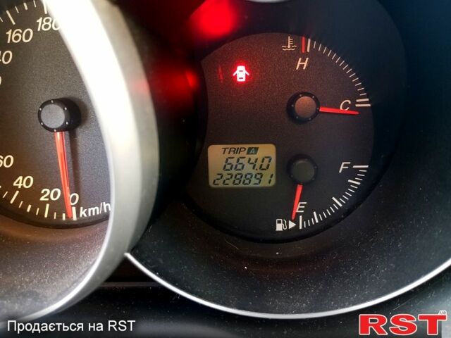 Мазда 3, об'ємом двигуна 1.6 л та пробігом 235 тис. км за 4000 $, фото 2 на Automoto.ua