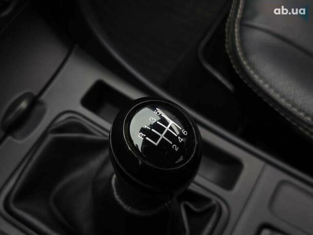 Мазда 3, объемом двигателя 2 л и пробегом 136 тыс. км за 6300 $, фото 19 на Automoto.ua