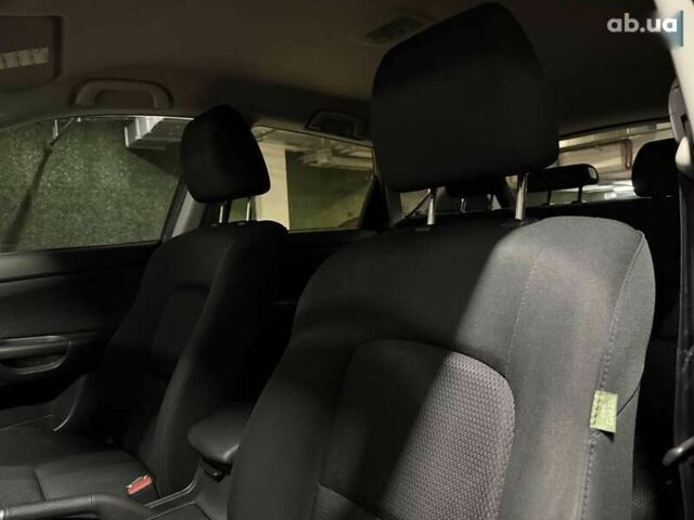 Мазда 3, объемом двигателя 0 л и пробегом 135 тыс. км за 8300 $, фото 28 на Automoto.ua