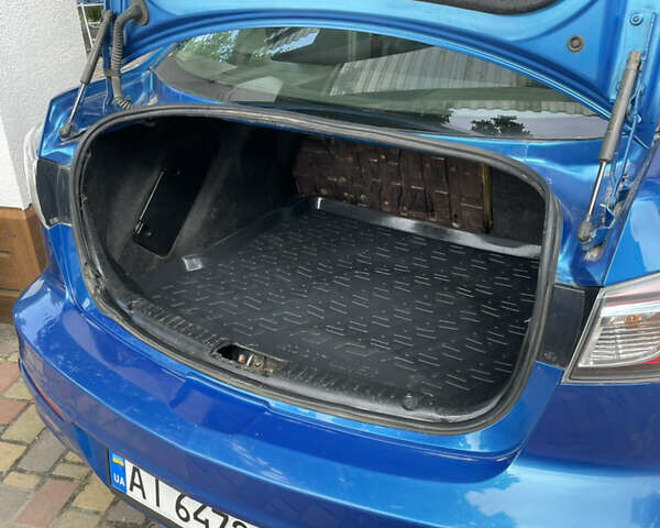 Мазда 3, объемом двигателя 2 л и пробегом 390 тыс. км за 7000 $, фото 1 на Automoto.ua
