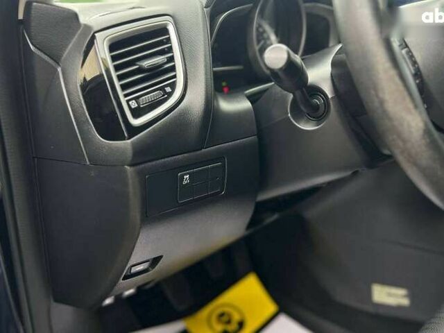 Мазда 3, объемом двигателя 2 л и пробегом 134 тыс. км за 12100 $, фото 11 на Automoto.ua