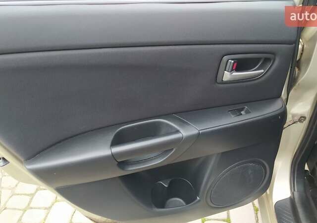 Жовтий Мазда 3, об'ємом двигуна 1.56 л та пробігом 191 тис. км за 2950 $, фото 13 на Automoto.ua