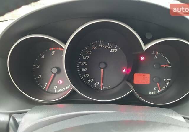 Жовтий Мазда 3, об'ємом двигуна 1.56 л та пробігом 191 тис. км за 2950 $, фото 10 на Automoto.ua