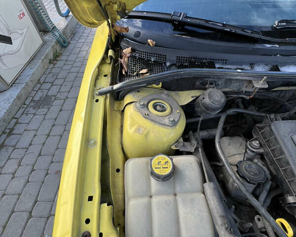Жовтий Мазда 3, об'ємом двигуна 1.6 л та пробігом 206 тис. км за 4190 $, фото 20 на Automoto.ua