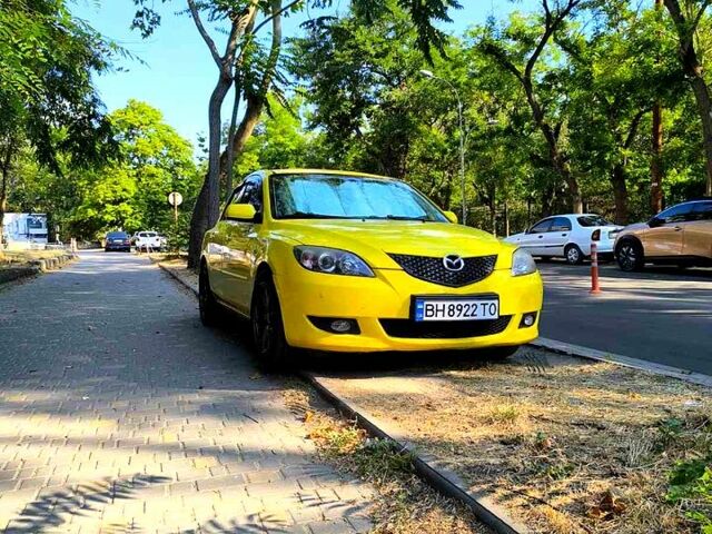 Желтый Мазда 3, объемом двигателя 1.6 л и пробегом 185 тыс. км за 5000 $, фото 1 на Automoto.ua