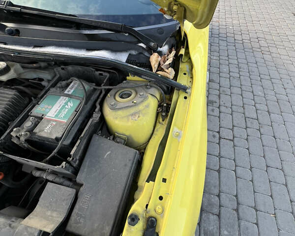 Жовтий Мазда 3, об'ємом двигуна 1.6 л та пробігом 206 тис. км за 4190 $, фото 19 на Automoto.ua