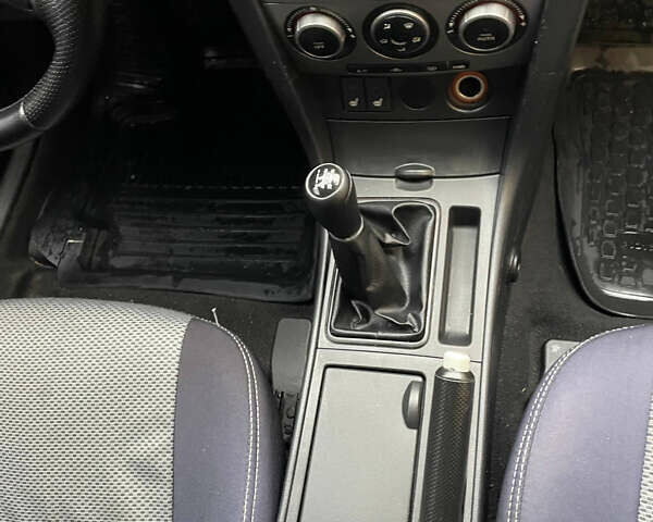 Жовтий Мазда 3, об'ємом двигуна 1.6 л та пробігом 276 тис. км за 4050 $, фото 14 на Automoto.ua