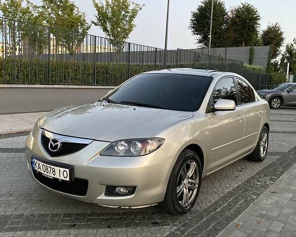 Желтый Мазда 3, объемом двигателя 1.6 л и пробегом 340 тыс. км за 6000 $, фото 2 на Automoto.ua
