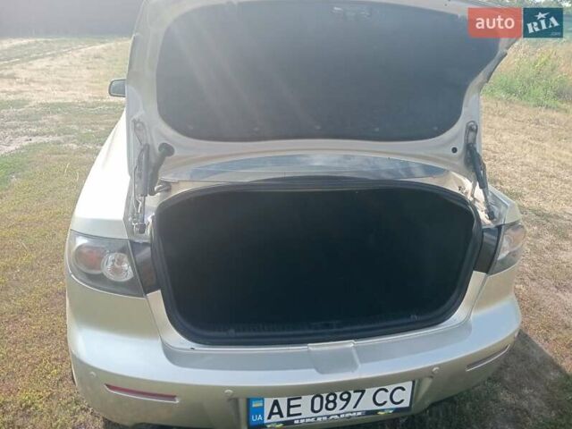 Желтый Мазда 3, объемом двигателя 1.6 л и пробегом 230 тыс. км за 4700 $, фото 4 на Automoto.ua