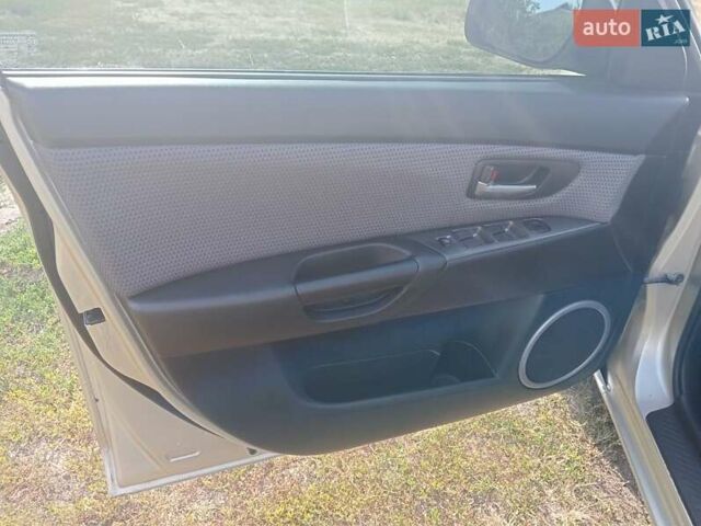 Желтый Мазда 3, объемом двигателя 1.6 л и пробегом 230 тыс. км за 4700 $, фото 10 на Automoto.ua