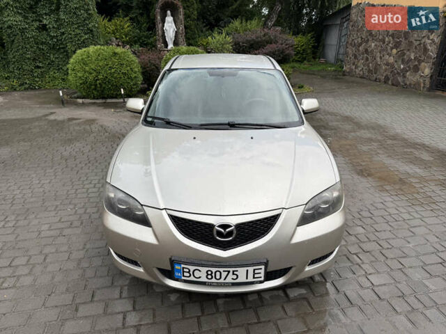 Желтый Мазда 3, объемом двигателя 1.6 л и пробегом 352 тыс. км за 4300 $, фото 1 на Automoto.ua