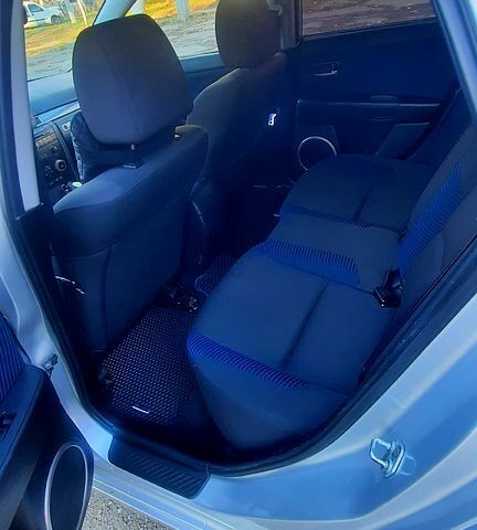 Серый Мазда 3, объемом двигателя 2 л и пробегом 230 тыс. км за 4700 $, фото 9 на Automoto.ua