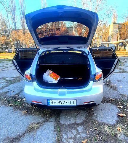 Серый Мазда 3, объемом двигателя 2 л и пробегом 230 тыс. км за 4700 $, фото 3 на Automoto.ua