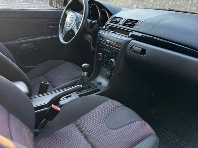 Сірий Мазда 3, об'ємом двигуна 1.6 л та пробігом 314 тис. км за 3350 $, фото 8 на Automoto.ua