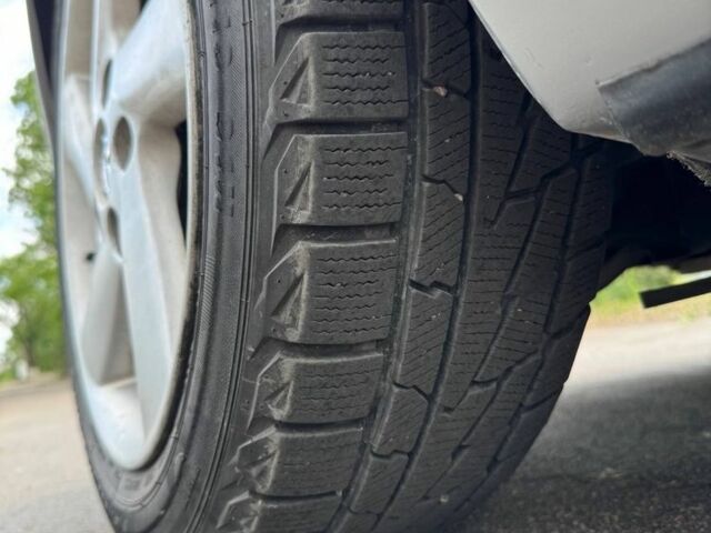 Сірий Мазда 3, об'ємом двигуна 1.6 л та пробігом 295 тис. км за 4550 $, фото 16 на Automoto.ua