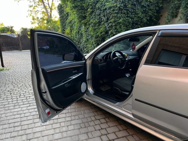 Сірий Мазда 3, об'ємом двигуна 1.6 л та пробігом 287 тис. км за 4226 $, фото 6 на Automoto.ua