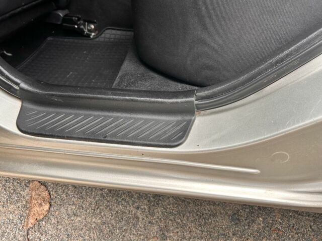 Серый Мазда 3, объемом двигателя 1.6 л и пробегом 250 тыс. км за 4300 $, фото 11 на Automoto.ua