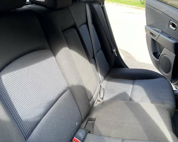 Сірий Мазда 3, об'ємом двигуна 1.6 л та пробігом 244 тис. км за 3700 $, фото 28 на Automoto.ua