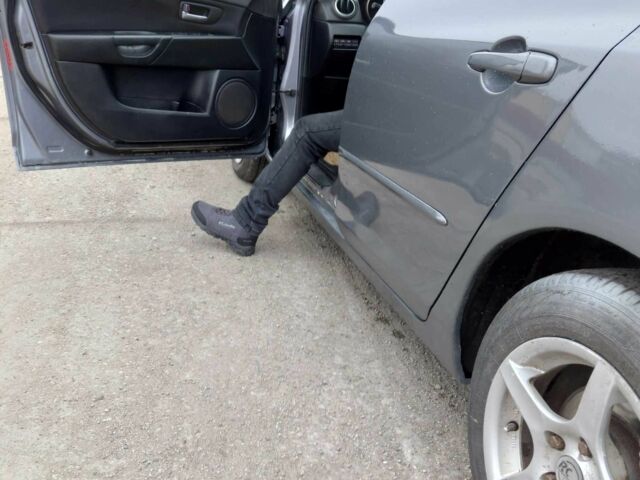 Сірий Мазда 3, об'ємом двигуна 1.6 л та пробігом 244 тис. км за 4500 $, фото 5 на Automoto.ua