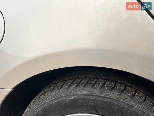 Сірий Мазда 3, об'ємом двигуна 1.6 л та пробігом 250 тис. км за 4300 $, фото 8 на Automoto.ua