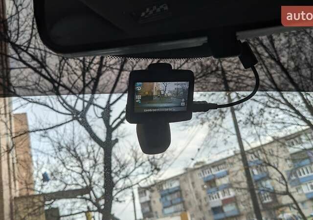 Серый Мазда 3, объемом двигателя 2 л и пробегом 145 тыс. км за 3999 $, фото 3 на Automoto.ua