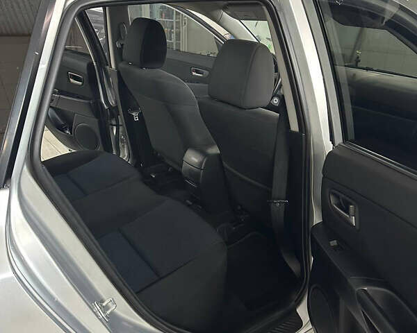 Сірий Мазда 3, об'ємом двигуна 1.6 л та пробігом 237 тис. км за 3400 $, фото 6 на Automoto.ua